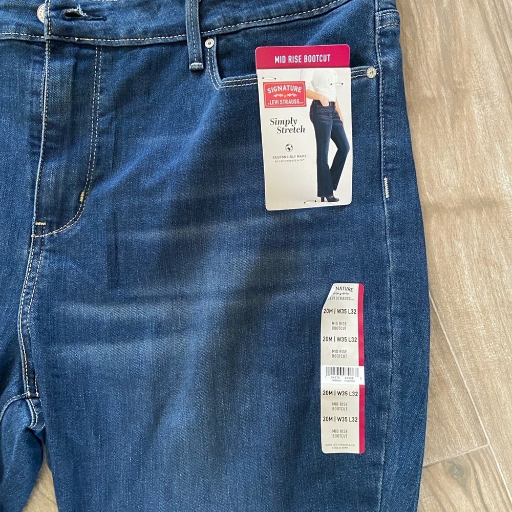 Levi Strauss signature women’s jeans - Picture 2 of 13